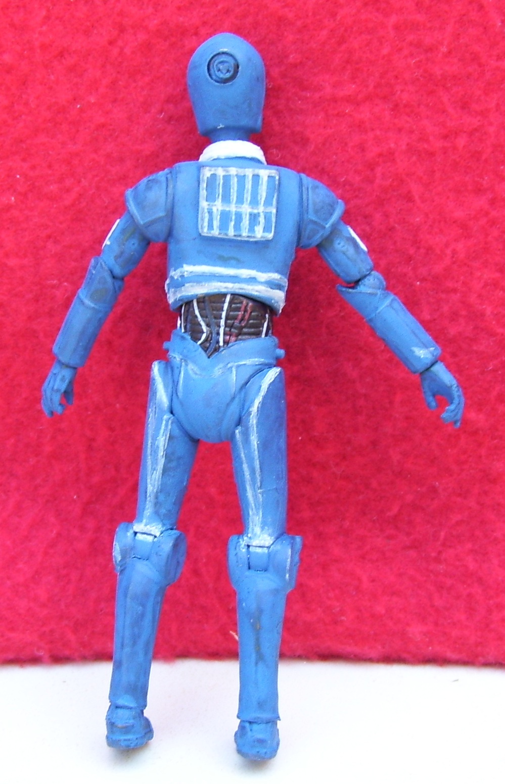 custom kék protokoll droid figura hátulról